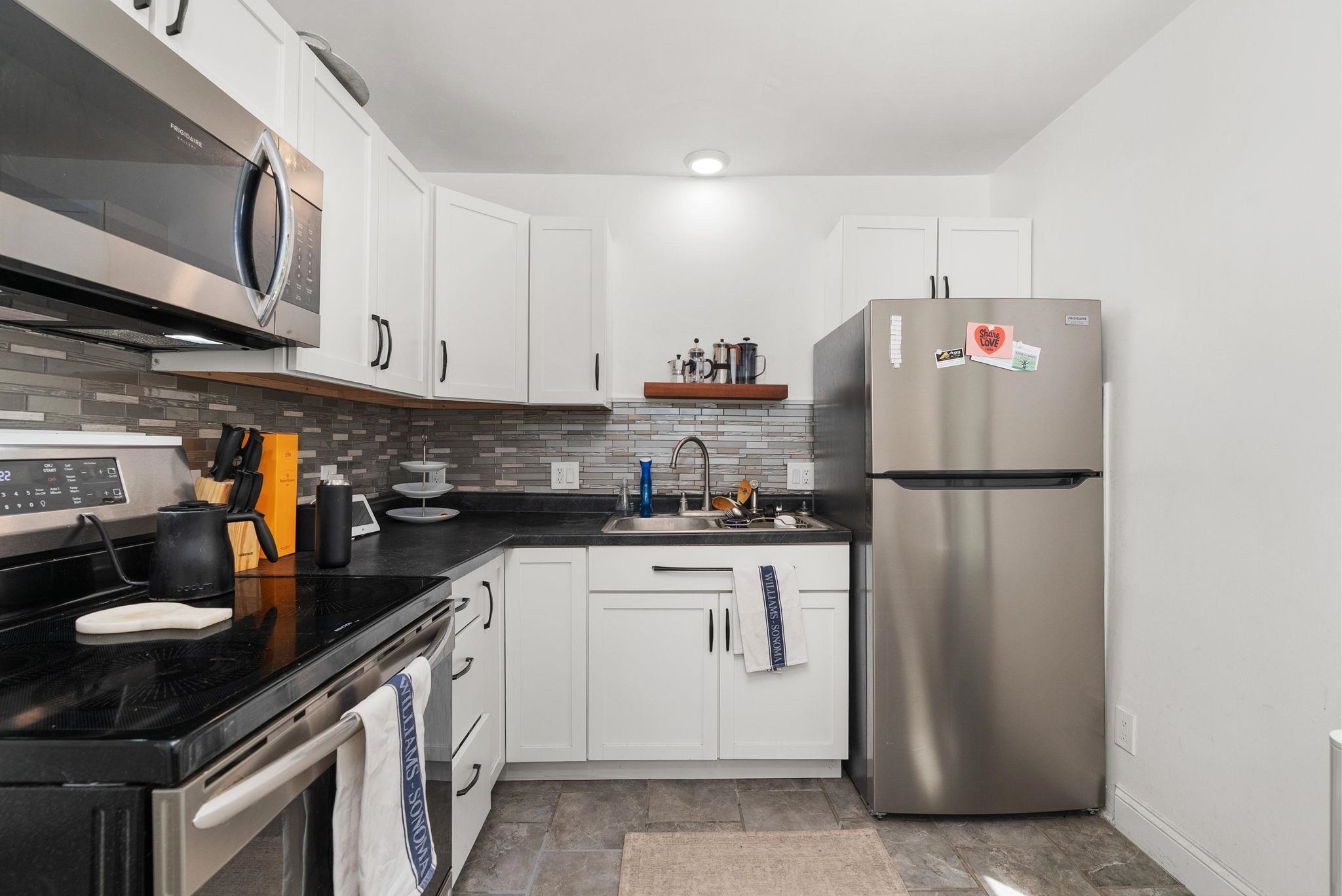 2933 Sachs Street Madison, WI 53704 - Photo 10 of 30