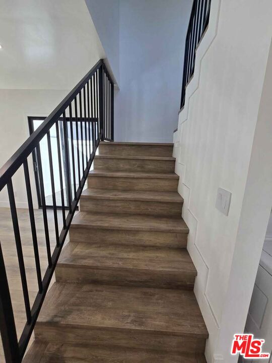 14121 Califa Street Sherman Oaks, CA 91401 - Photo 18 of 33 a view of entryway