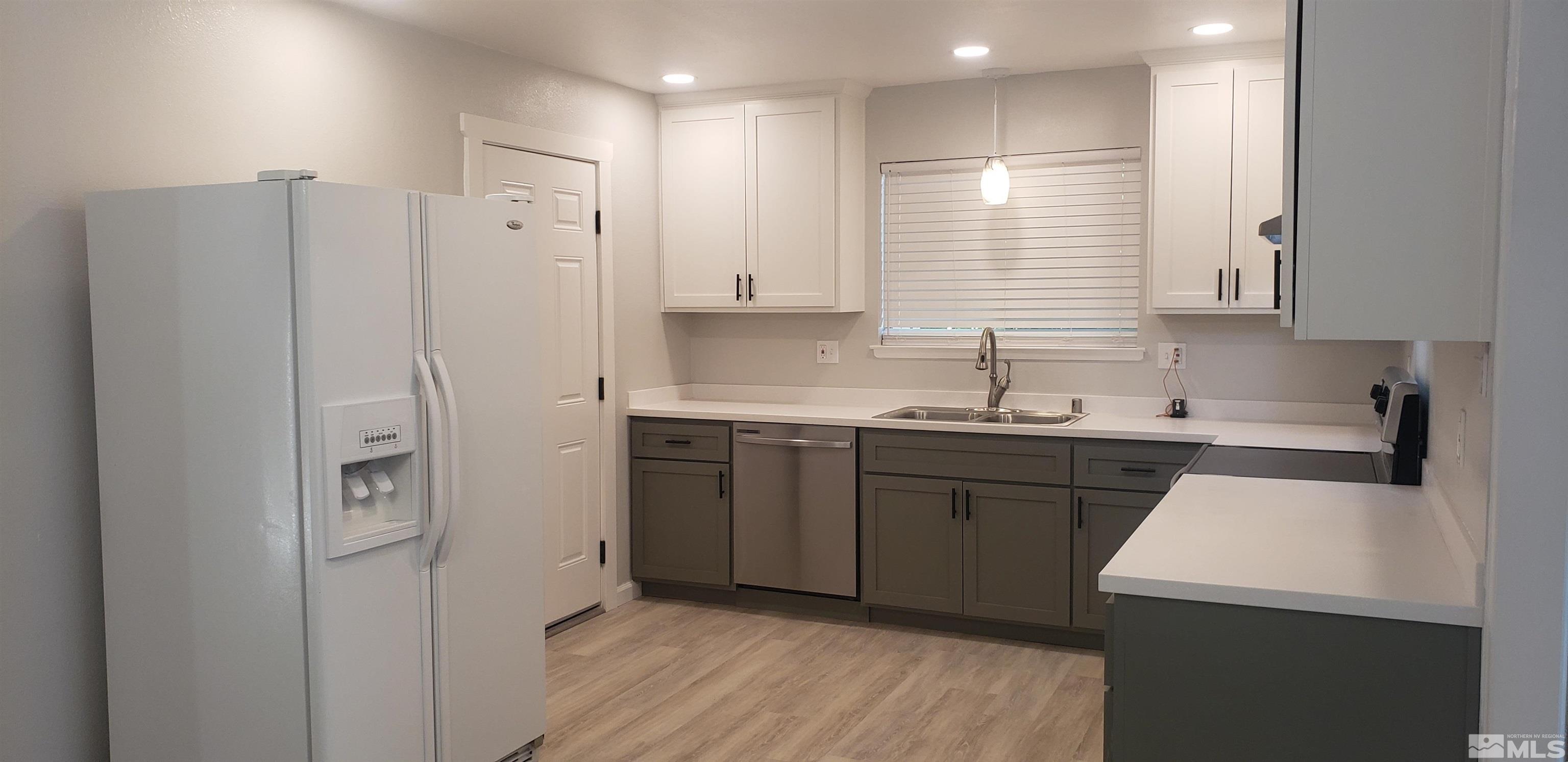 2165 Edgemar Circle Reno, NV 89512 - Photo 8 of 27 Photo 8