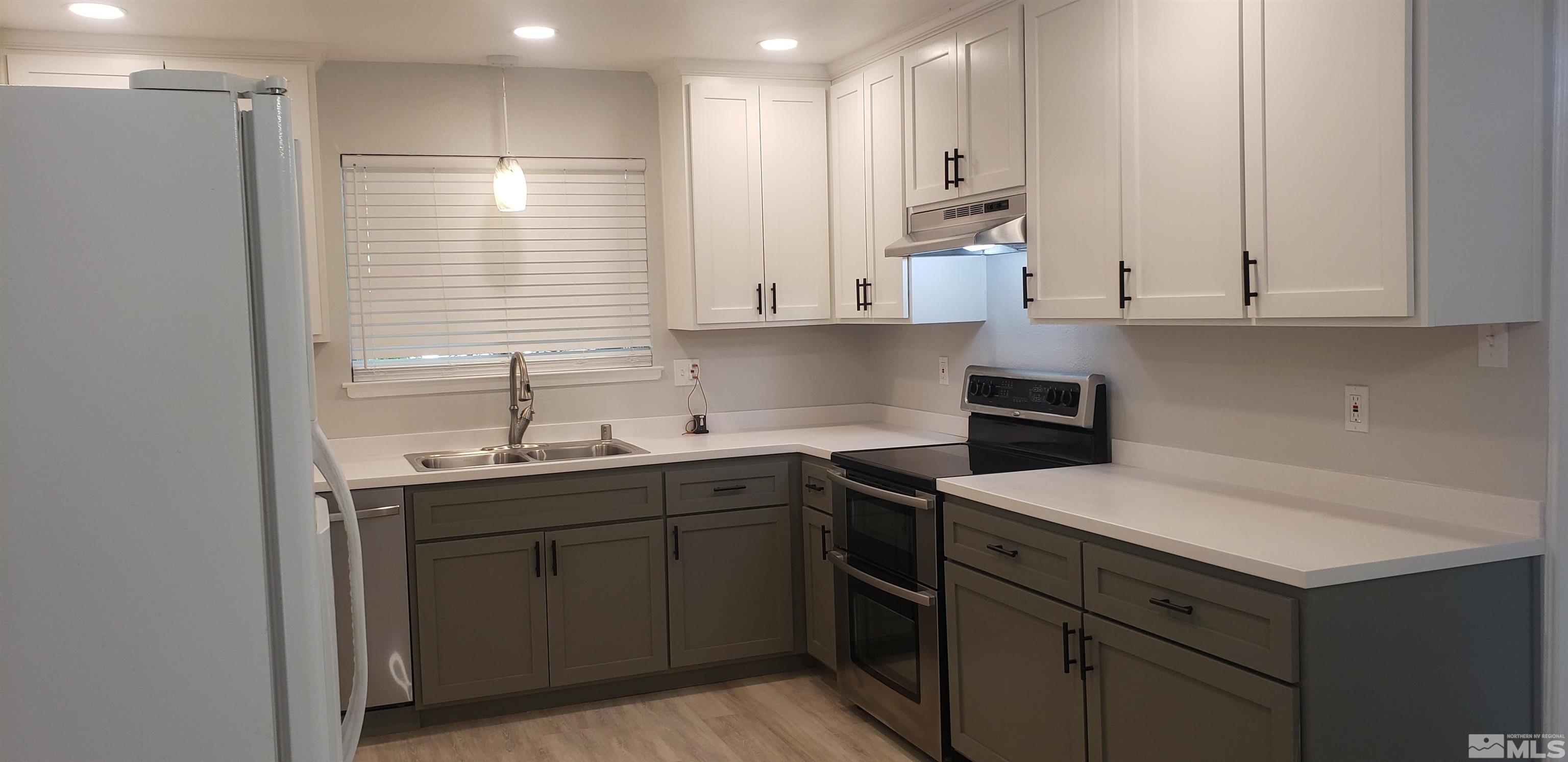 2165 Edgemar Circle Reno, NV 89512 - Photo 9 of 27 Photo 9