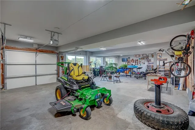 $2,975,000 | 12714 South Harris Road, Greenwood, MO 64034