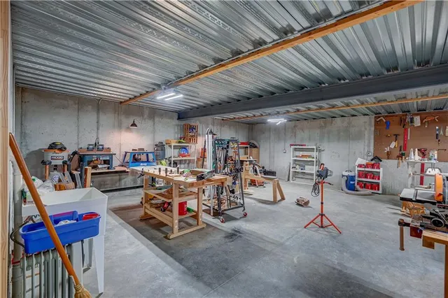 $2,975,000 | 12714 South Harris Road, Greenwood, MO 64034