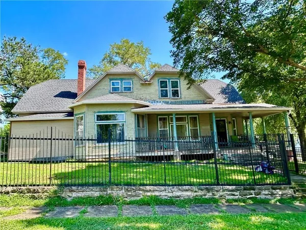 $175,000 | 409 East Spring Street, El Dorado Springs, MO 64744