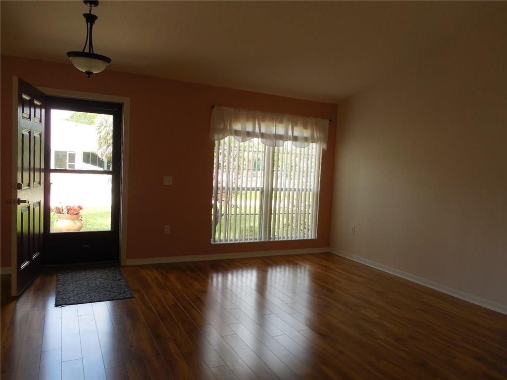 638 Crystal Mist Avenue Sebastian, FL 32958 - Photo 5 of 29