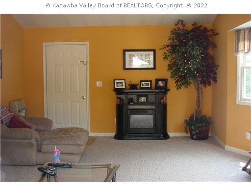 632 Elk Estates Elkview, WV 25071 - Photo 4 of 8 Den/Family/Great Room.