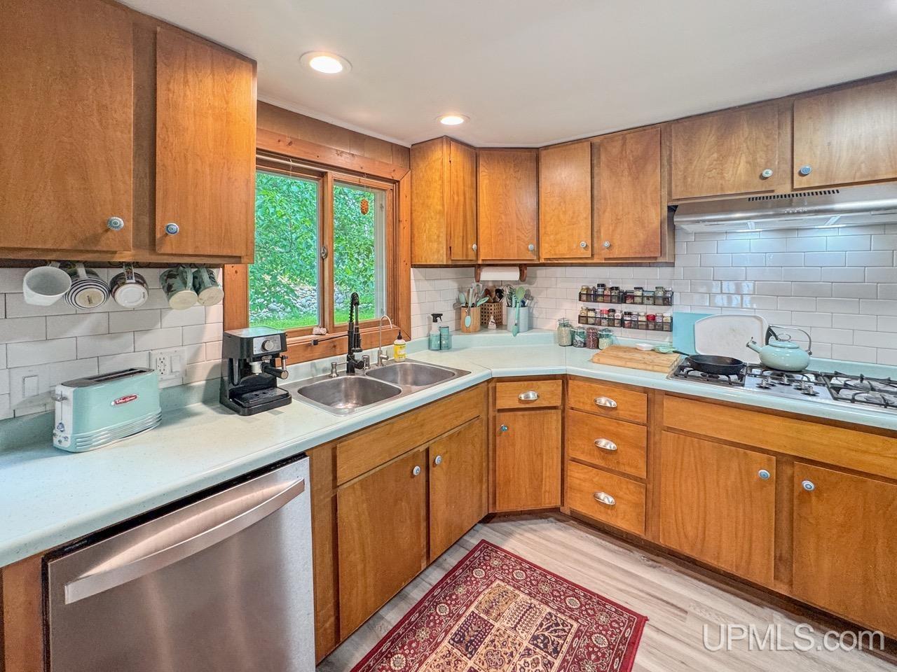 154 Rysberg Drive Crystal Falls, MI 49920 - Photo 4 of 37