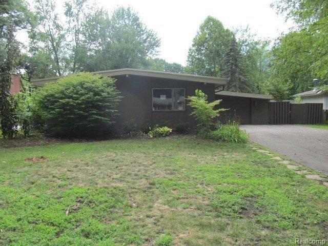 29823 Fall River Road Southfield, MI 48076 - Photo 3 of 25 261-849157 - Front Left.JPG