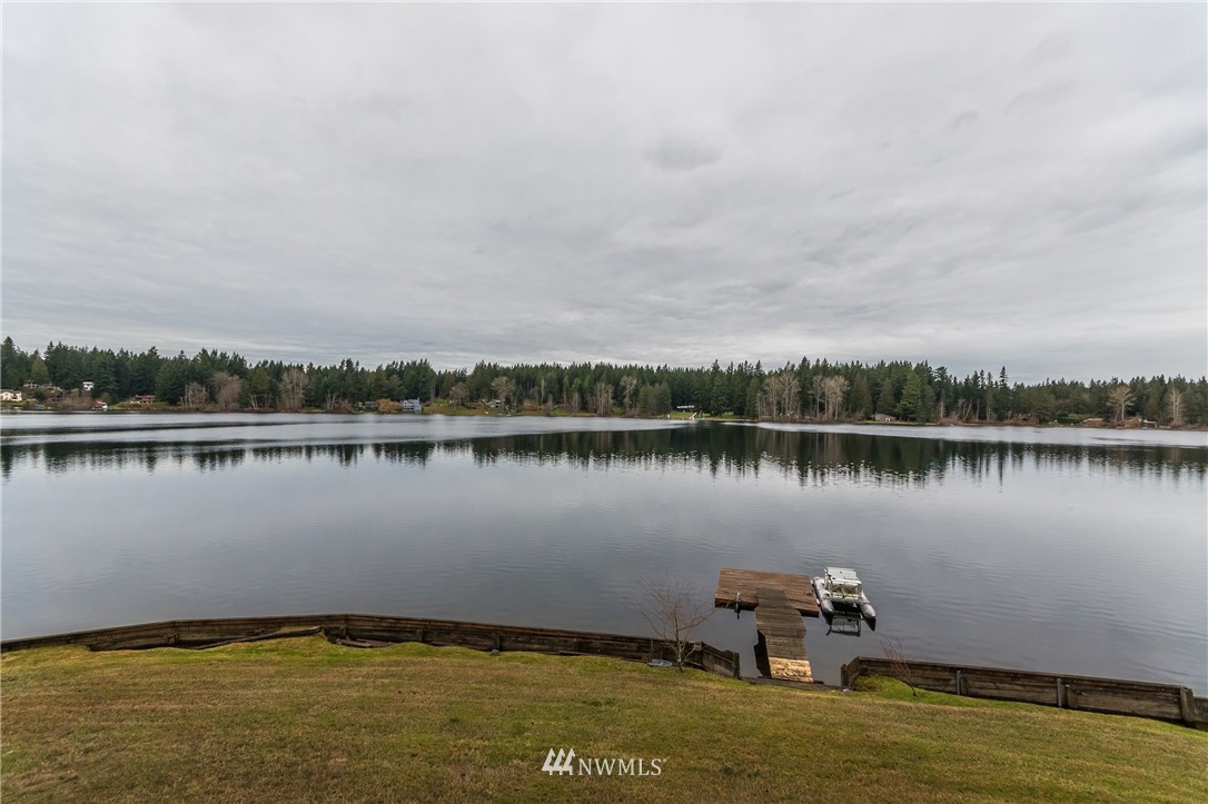 4313 Deer Lake Road Clinton, WA 98236 - Photo 3 of 13 Gallery Image 3