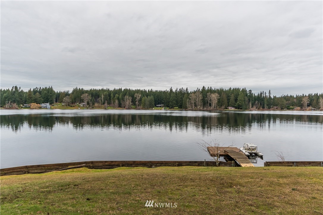 4313 Deer Lake Road Clinton, WA 98236 - Photo 8 of 13 Gallery Image 8