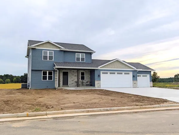 $449,900 | 471 Rustic Ridge Drive, Brillion, WI 54110