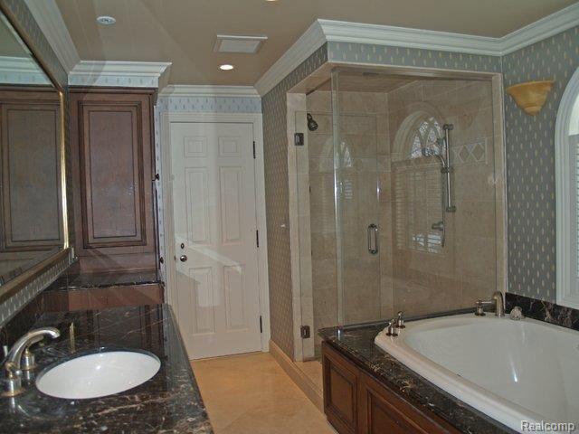217 Merriweather Road Grosse Pointe, MI 48236 - Photo 15 of 21 Master Bath