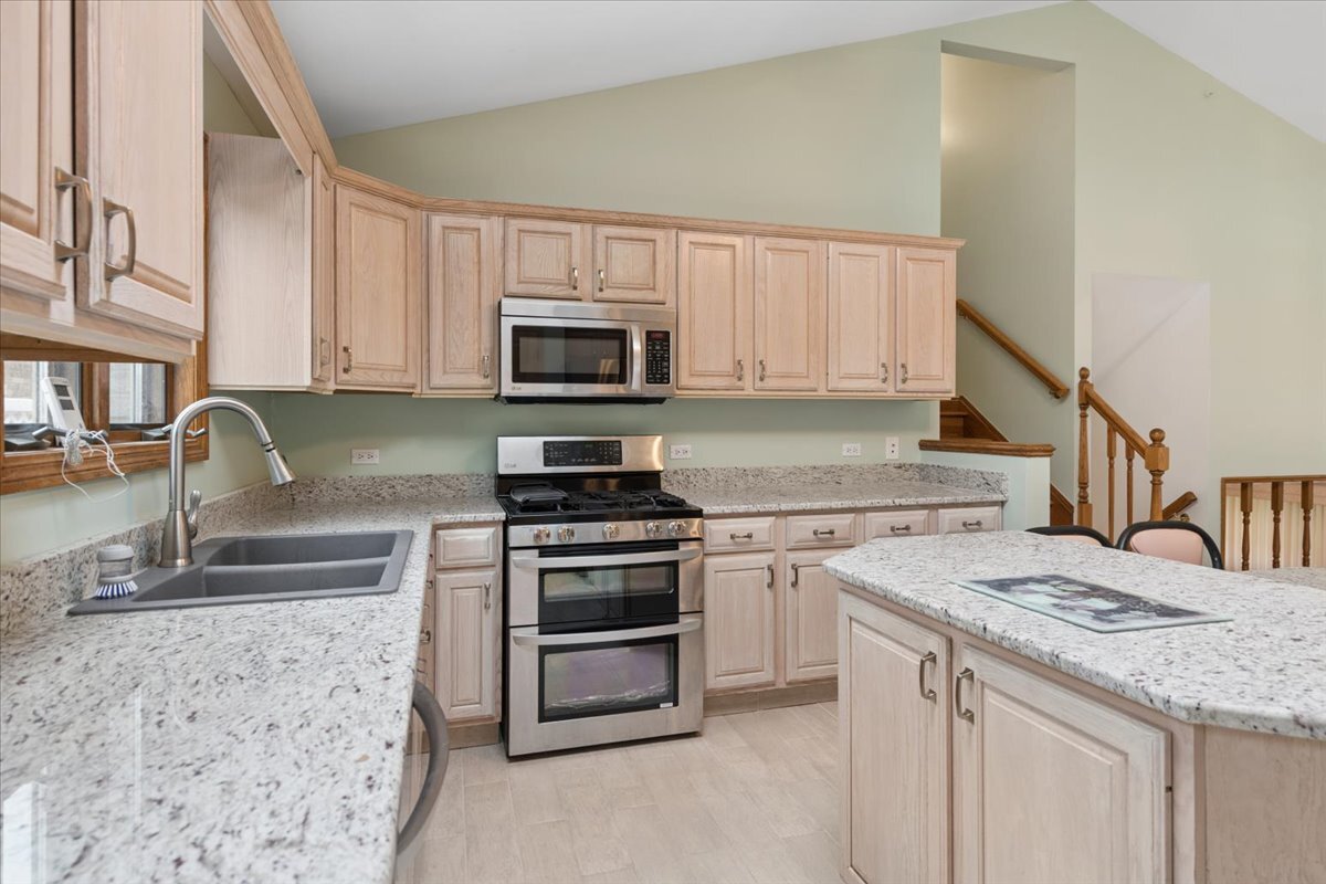 7645 West Rascher Avenue Chicago, IL 60656 - Photo 10 of 38 Gallery Image 10