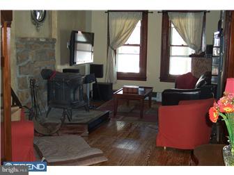 212 Walnut Street Spring City, PA 19475 - Photo 7 of 10 Living Room