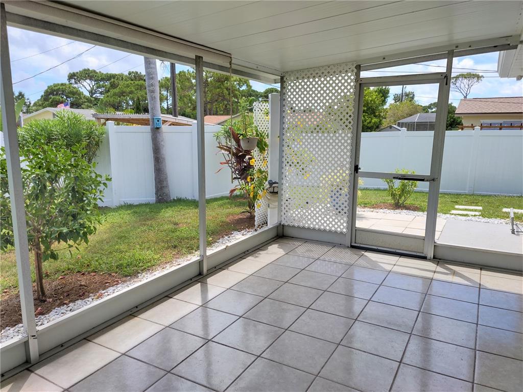 979 Nantucket Road Venice, FL 34293 - Photo 17 of 34 a view of a backyard