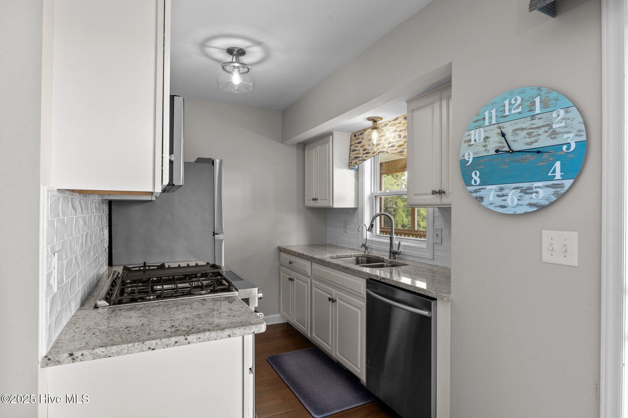255 Sleepy Point Road Gloucester, NC 28528 - Photo 13 of 46 10-web-or-mls-1S3A2213