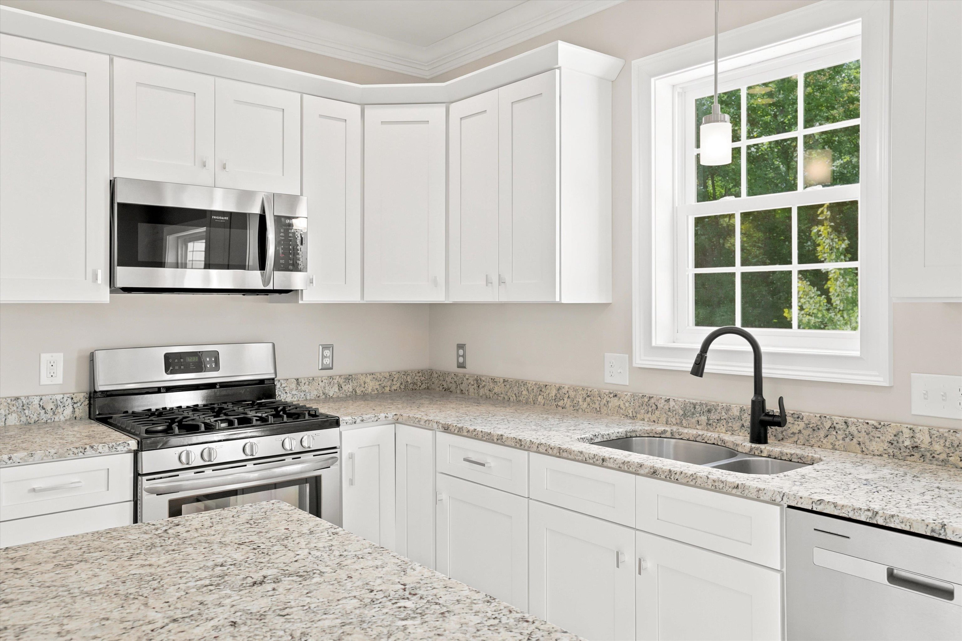 46 Acadia Lane, Unit 58 Exeter, NH 03833 - Photo 4 of 38 Gallery Image 4