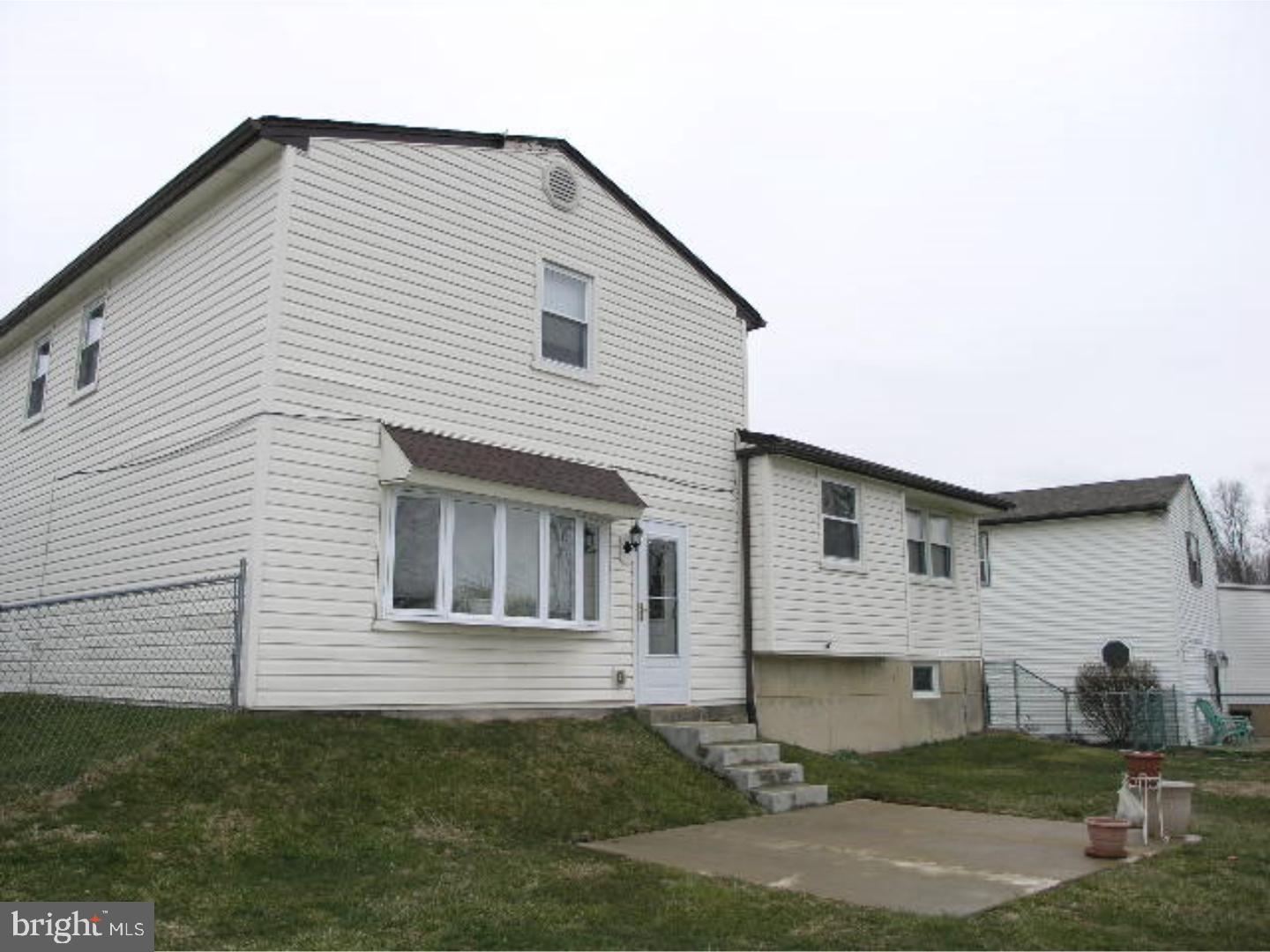 11997 Lockart Road Philadelphia, PA 19116 - Photo 22 of 23 Exterior Back