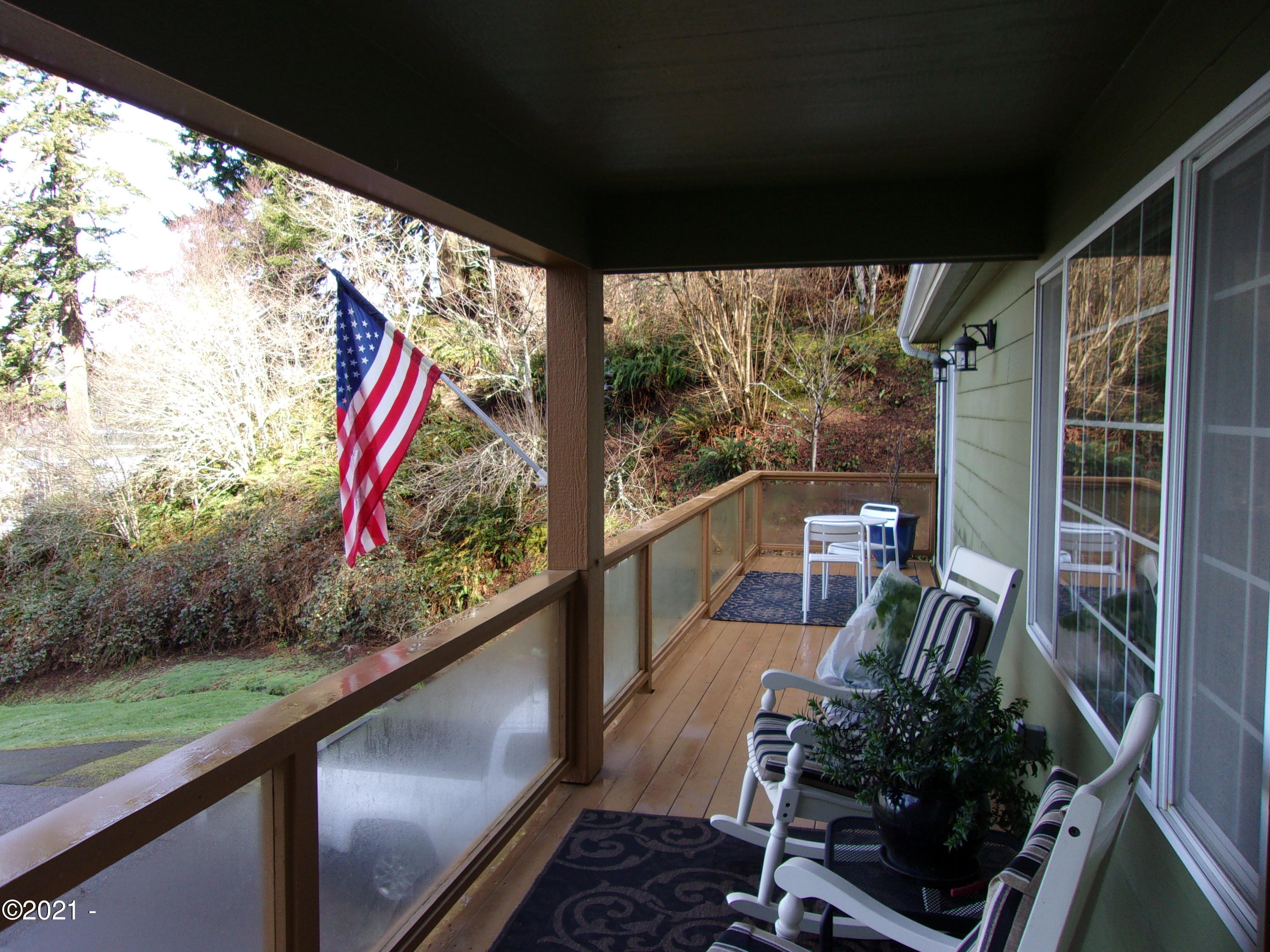 3065 Yaquina Bay Road Newport, OR 97365 - Photo 24 of 32 Bay View Deck