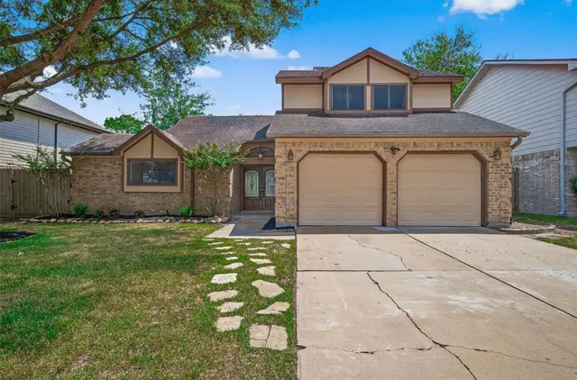 $2,200 | 15415 Swan Creek Drive, Houston, TX 77095