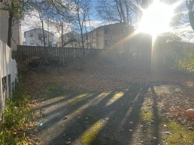 $2,080 | 1108 Madison Street, Unit 1, Syracuse, NY 13210