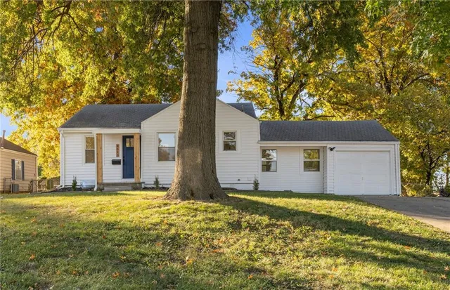 $334,900 | 8613 West 54th Terrace, Merriam, KS 66202