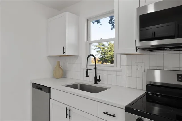 $334,900 | 8613 West 54th Terrace, Merriam, KS 66202