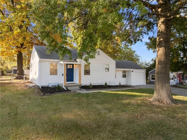 $334,900 | 8613 West 54th Terrace, Merriam, KS 66202