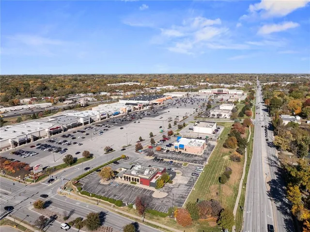 $334,900 | 8613 West 54th Terrace, Merriam, KS 66202