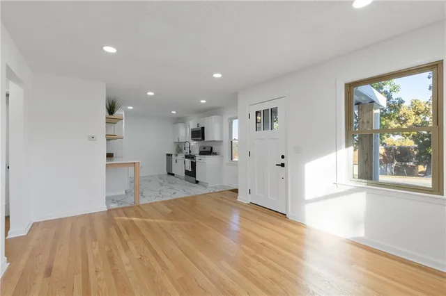 $334,900 | 8613 West 54th Terrace, Merriam, KS 66202