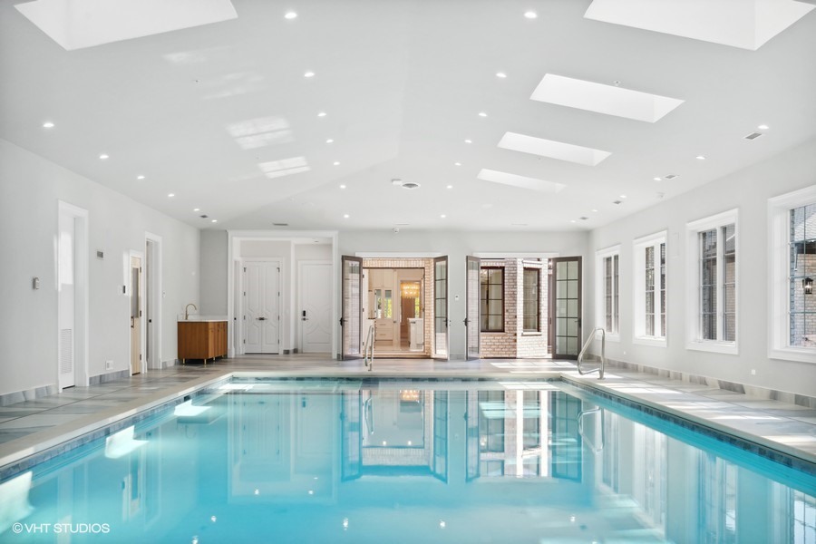502 Greenwood Road Northbrook, IL 60062 - Photo 24 of 60 a large kitchen with kitchen island a large window