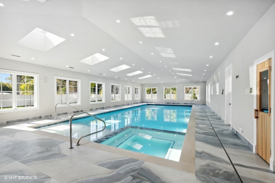 502 Greenwood Road Northbrook, IL 60062 - Photo 25 of 60 a lobby with furniture and window