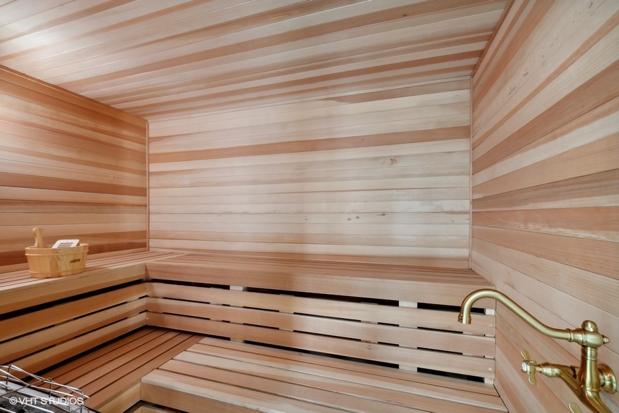 502 Greenwood Road Northbrook, IL 60062 - Photo 26 of 60 a view of a small space