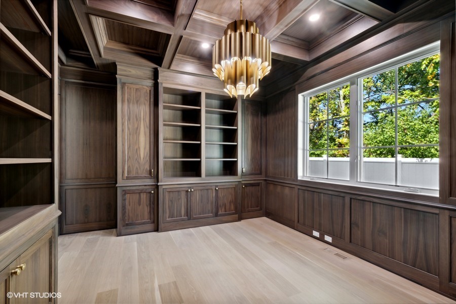 502 Greenwood Road Northbrook, IL 60062 - Photo 38 of 60 a view of an empty room with a window