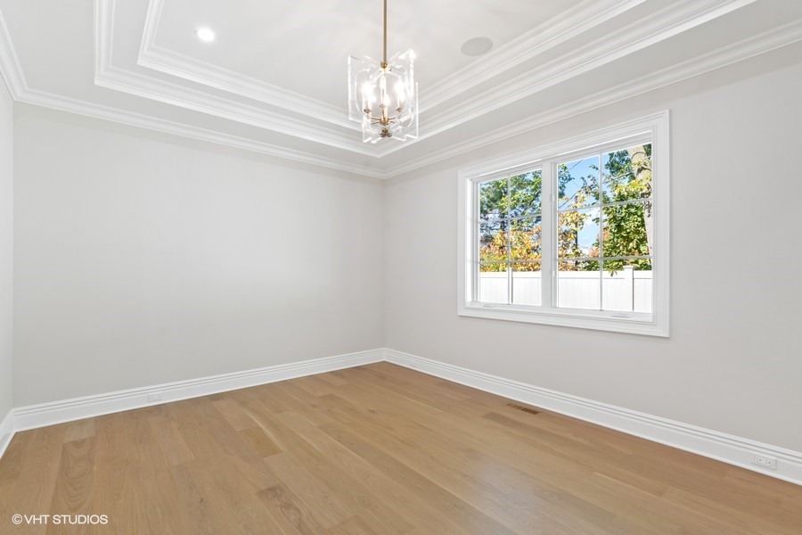 502 Greenwood Road Northbrook, IL 60062 - Photo 42 of 60 a view of empty room with window