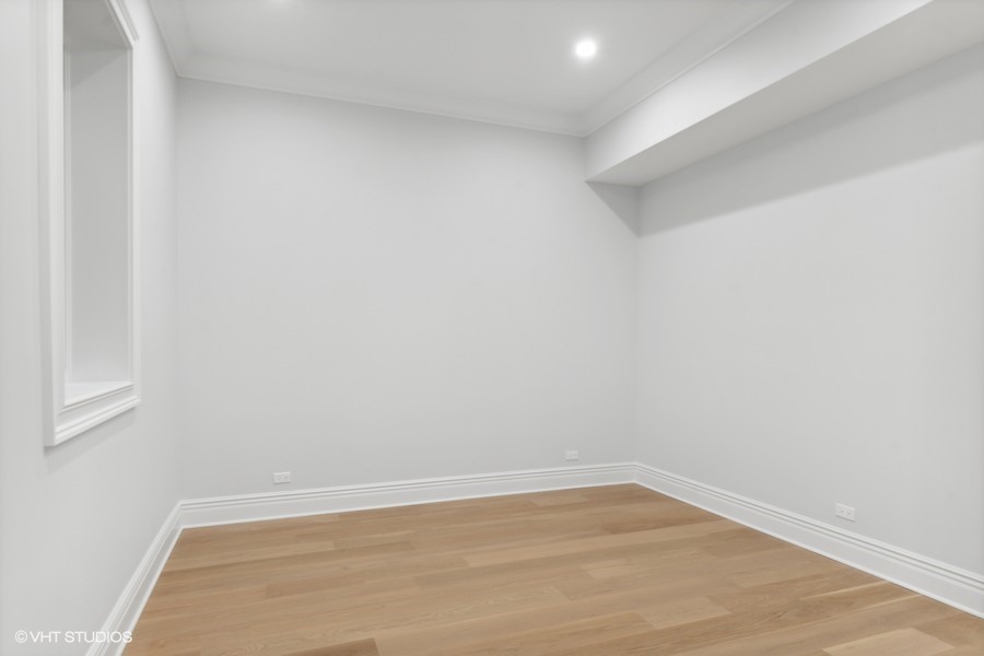 502 Greenwood Road Northbrook, IL 60062 - Photo 50 of 60 a view of an empty room