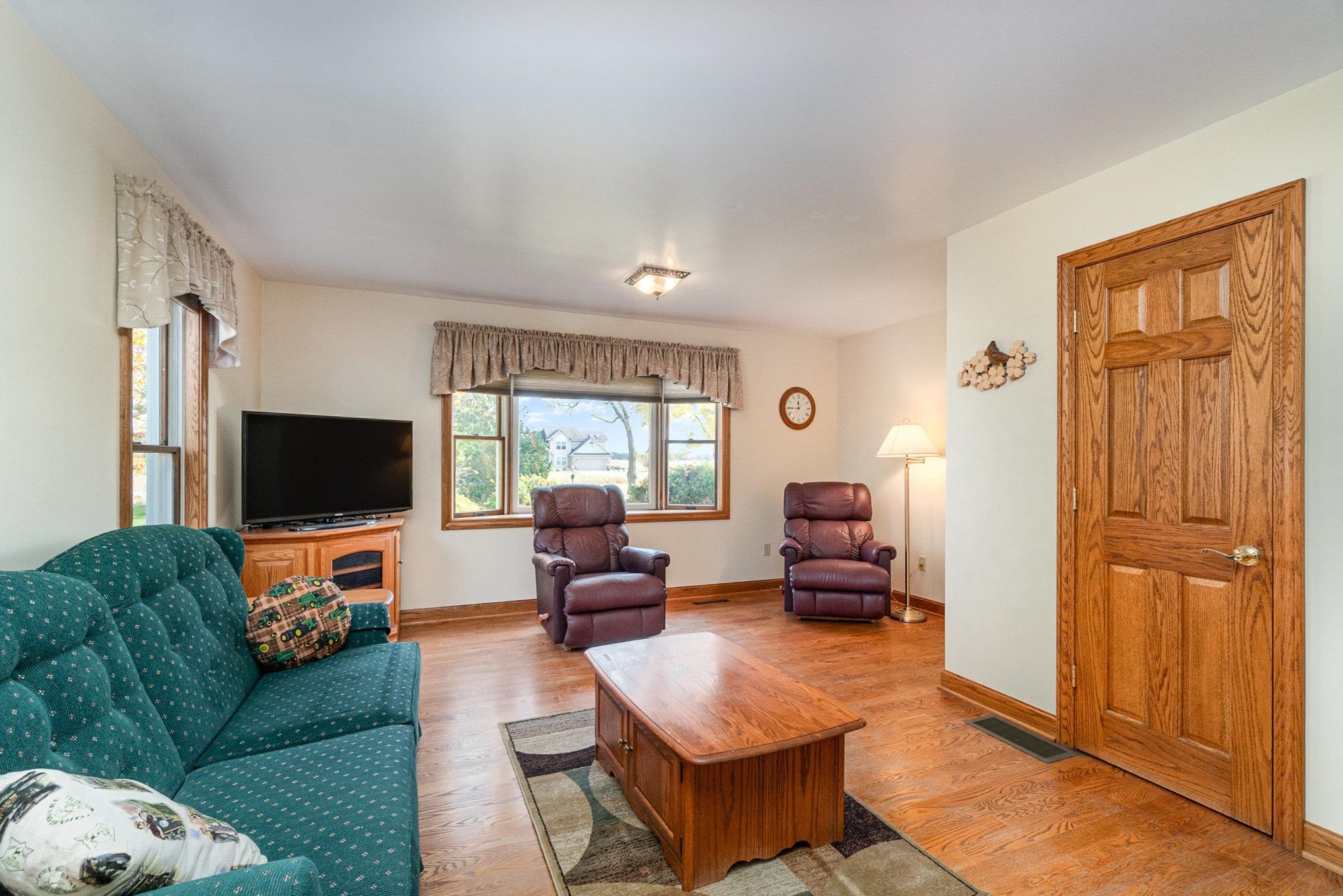 1064 South Mackinaw Road Kawkawlin, MI 48631 - Photo 18 of 40