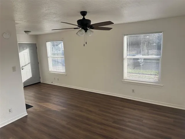 $900 | 1217 Estelle Street, Unit 1217/1219, Bossier City, LA 71112