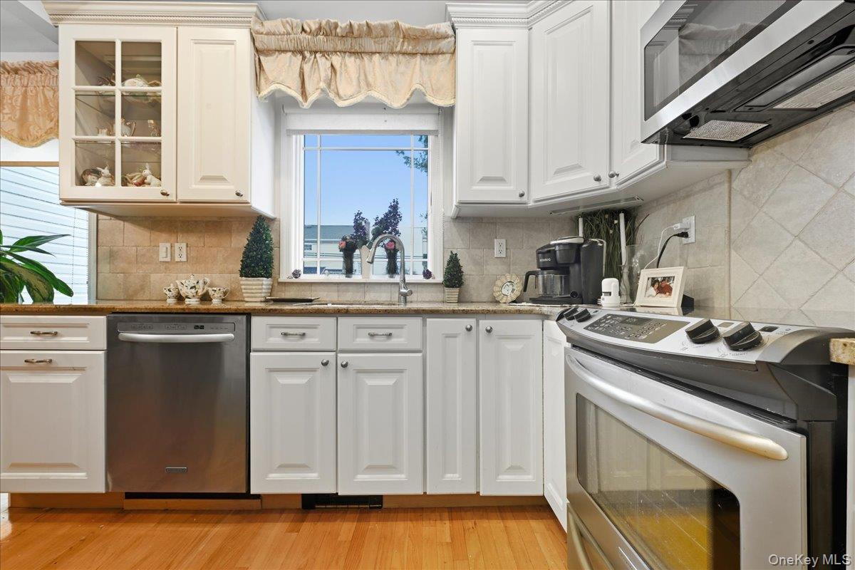 3937 Kingsberry Road Seaford, NY 11783 - Photo 19 of 38