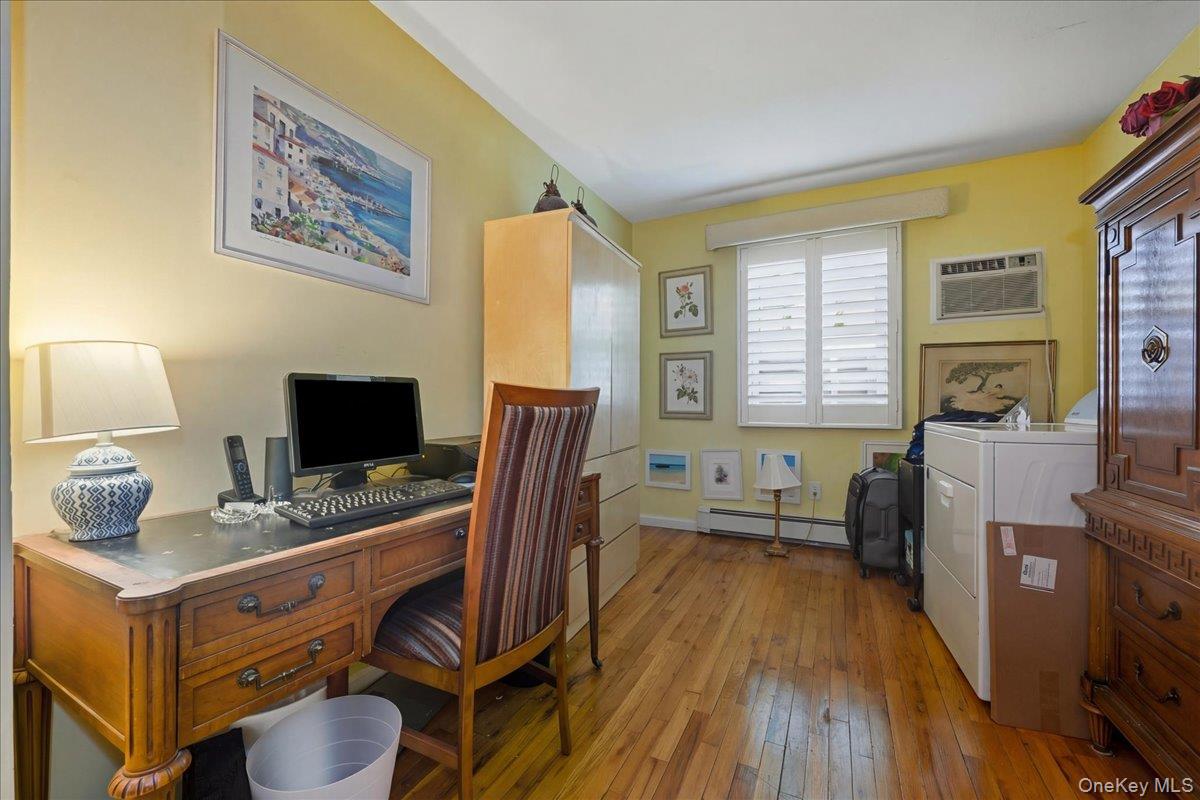 3937 Kingsberry Road Seaford, NY 11783 - Photo 25 of 38
