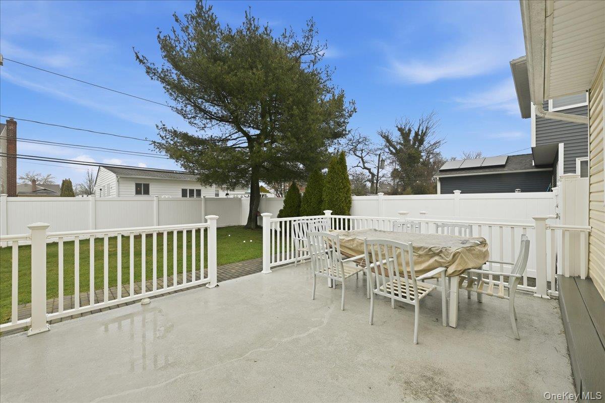 3937 Kingsberry Road Seaford, NY 11783 - Photo 29 of 38