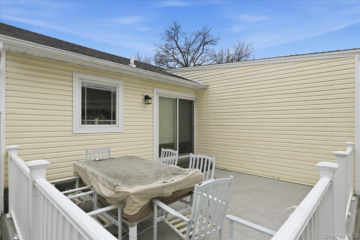 3937 Kingsberry Road Seaford, NY 11783 - Photo 31 of 38