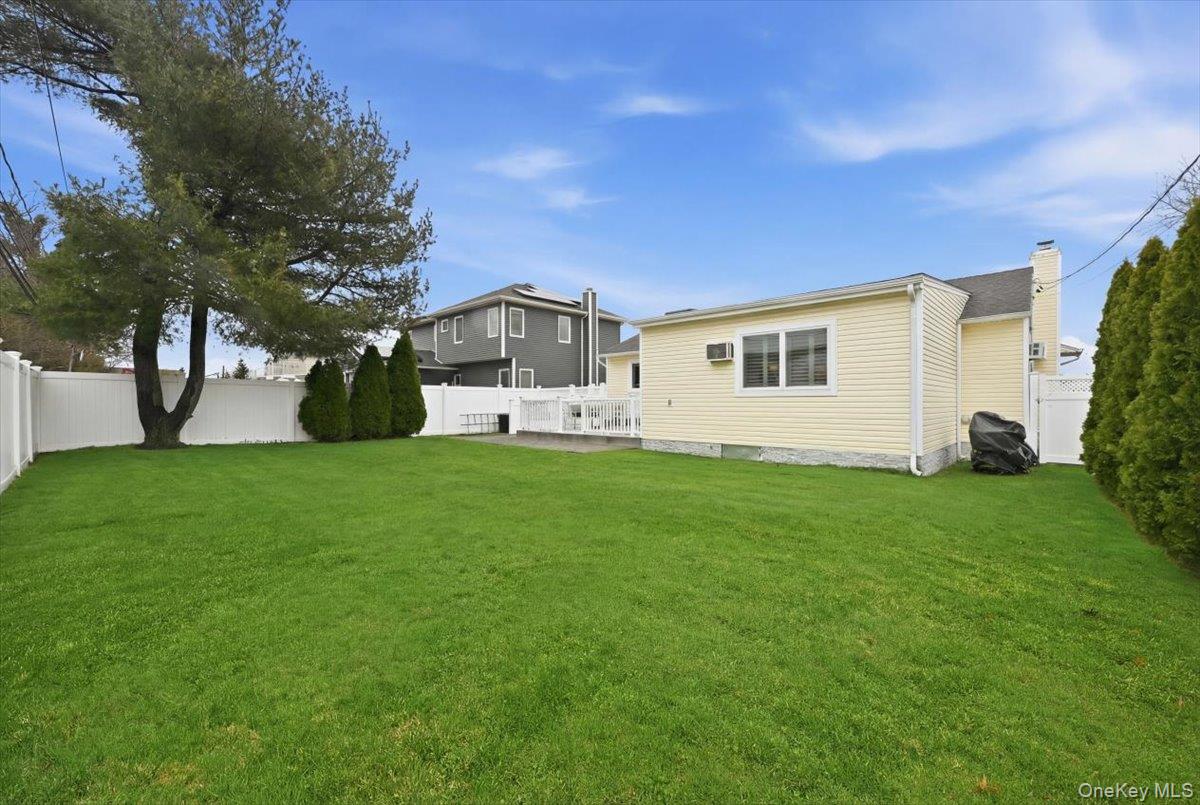 3937 Kingsberry Road Seaford, NY 11783 - Photo 38 of 38