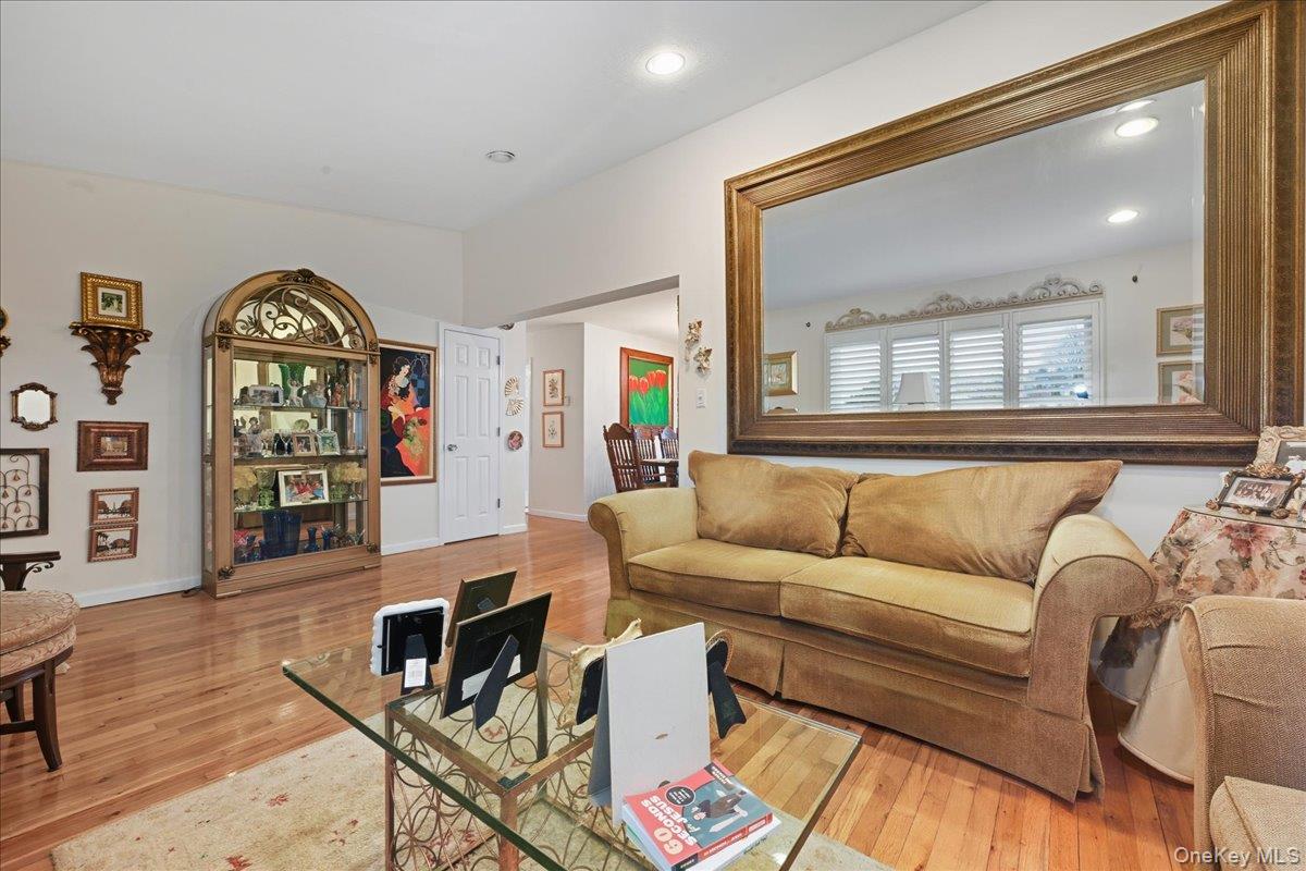 3937 Kingsberry Road Seaford, NY 11783 - Photo 7 of 38