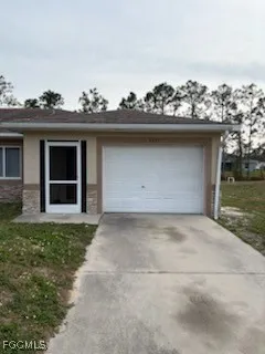 $1,400 | 4747 28th Street Southwest, Lehigh Acres, FL 33973