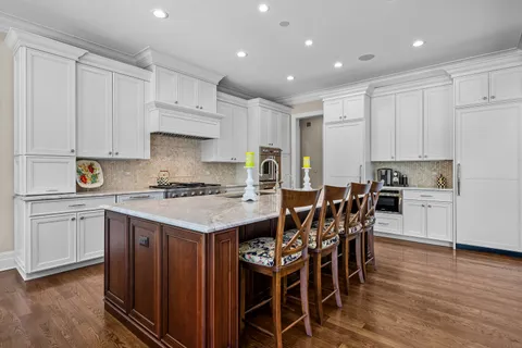 $3,375,000 | 1150 West Keswick Lane, Lake Forest, IL 60045