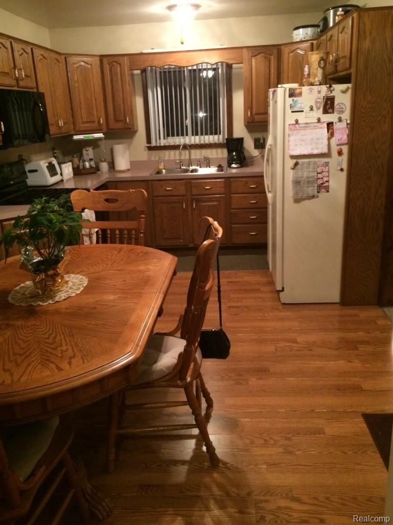 36761 Willow Road New Boston, MI 48164 - Photo 5 of 9 062.jpg