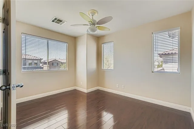 $2,150 | 5986 Ambleshire Avenue, Las Vegas, NV 89139