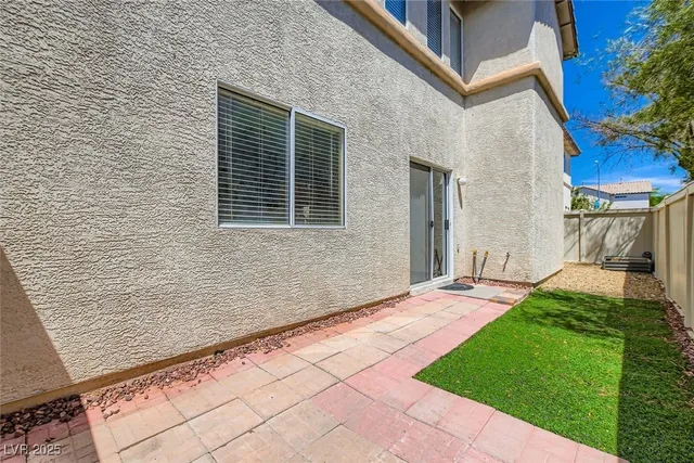 $2,150 | 5986 Ambleshire Avenue, Las Vegas, NV 89139