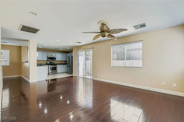 $2,150 | 5986 Ambleshire Avenue, Las Vegas, NV 89139