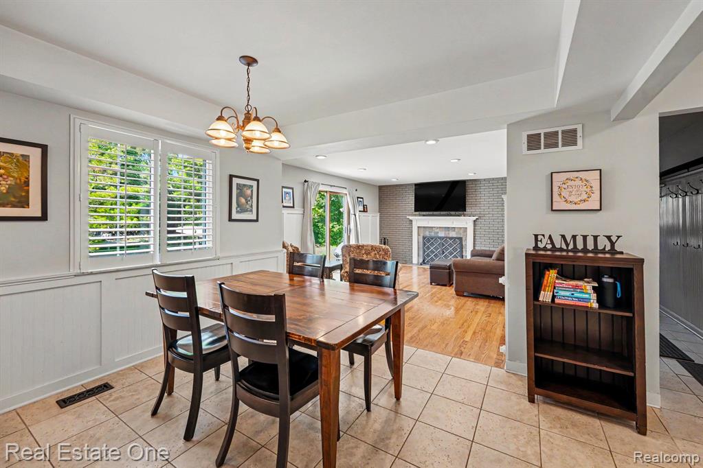 2242 West Wattles Road Troy, MI 48098 - Photo 7 of 30
